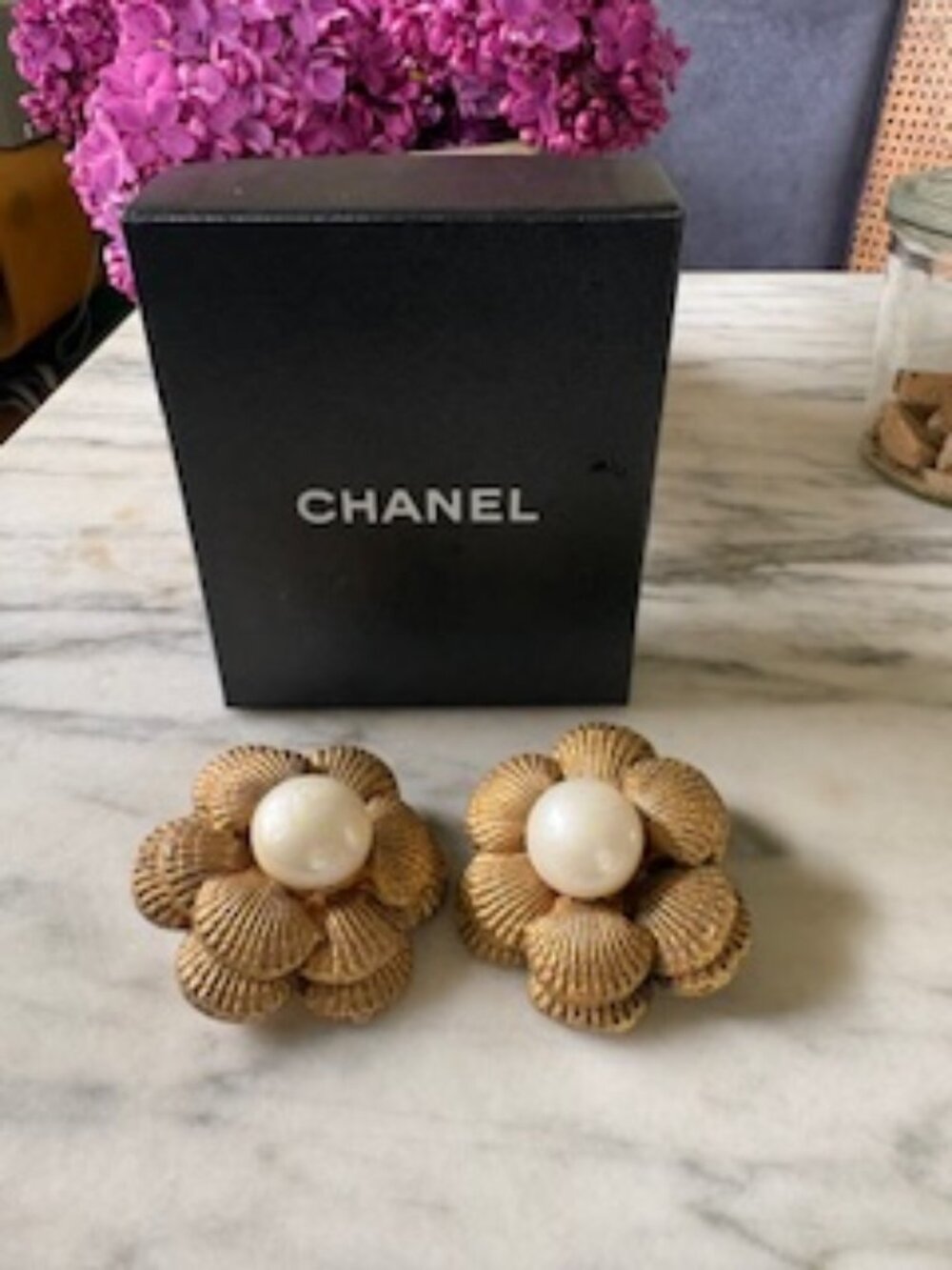 Large CHANEL camelia earrings with pearl center